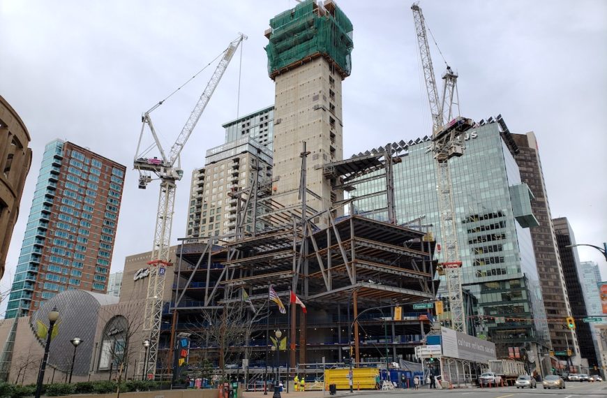 Deloitte Summit Tower 00353FED BBD9 4052 A644 42C1092427A1 870x570