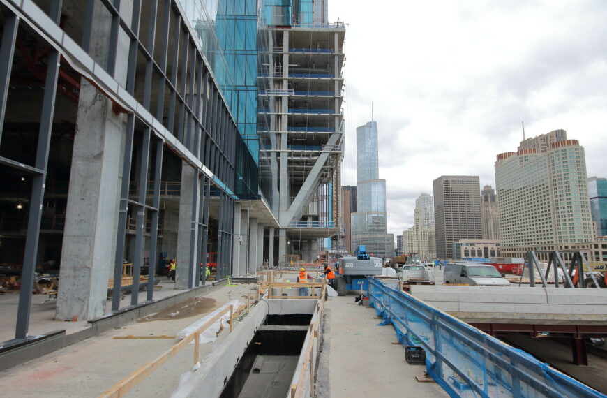 Vista Tower (Now St Regis Chicago) DF847DBE 41B9 4FFF BA48 1B6AC21594F9 870x570