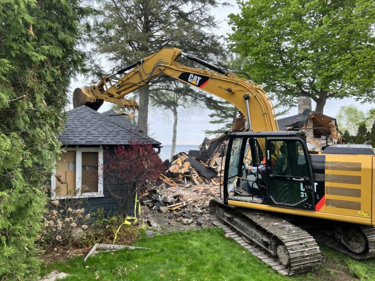 Steeltooth Contracting LAKEFRONT DEMO 768x576