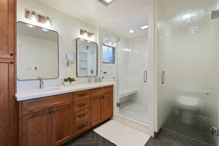bathroom remodeling 768x513