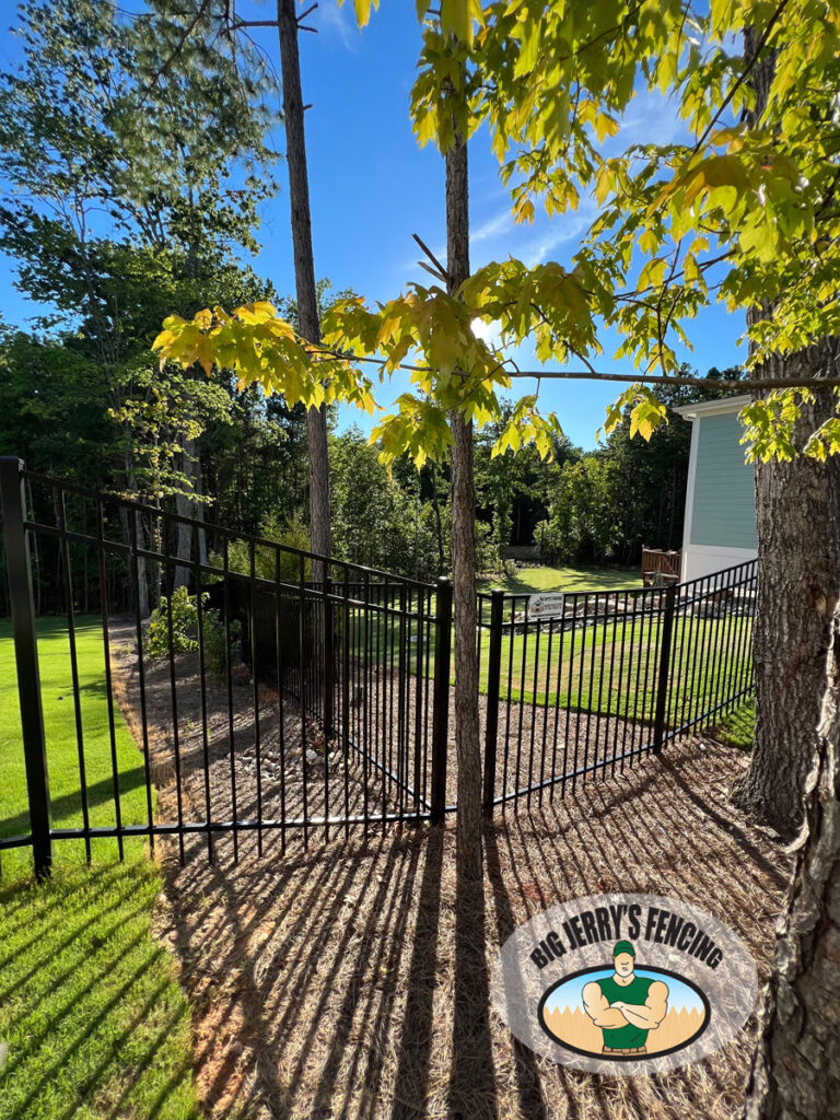 Big Jerry's Fencing Tampa Belhaven Aluminum Flat Top Fence 04 768x1024