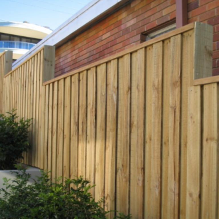 Green Turf Landscaping Timber Fencing Geelong 768x768 1