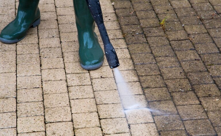 pressure washing melbourne 768x474