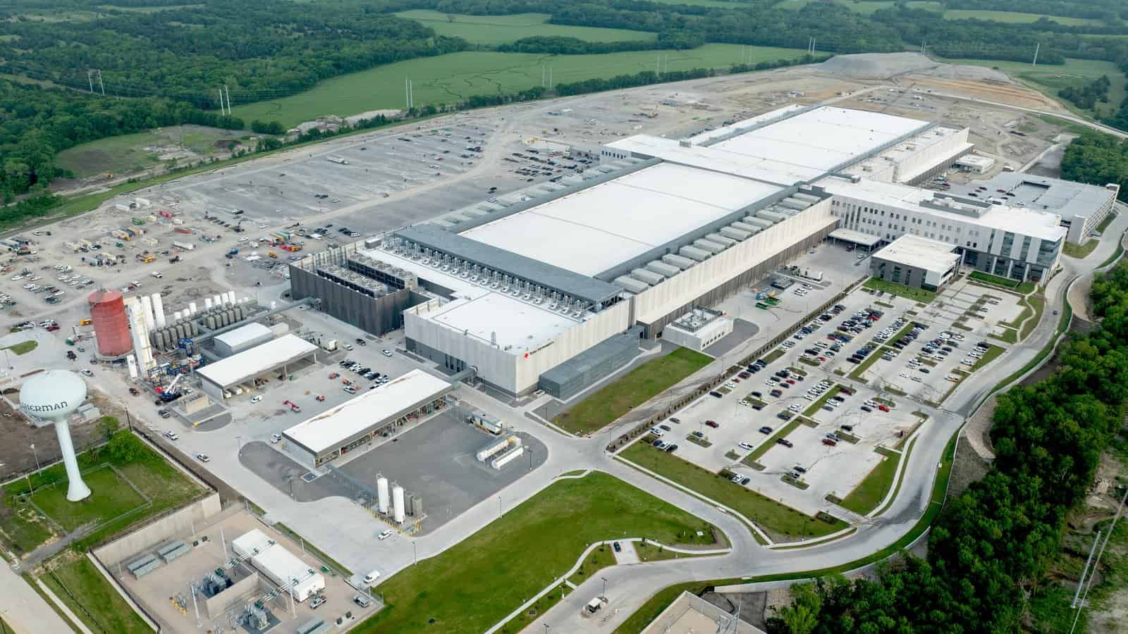 Aerial view of the Texas Instruments SM1 and SM2 300mm wafer fabs in Sherman, Texas