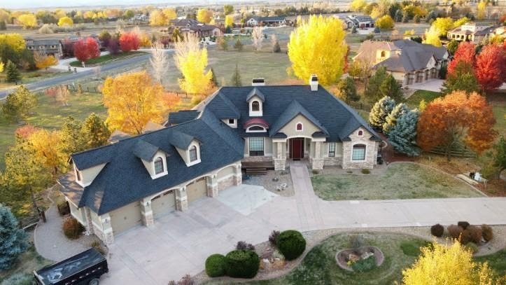 American Roofing And Restorations - Windsor — Roofing & Waterproofing 