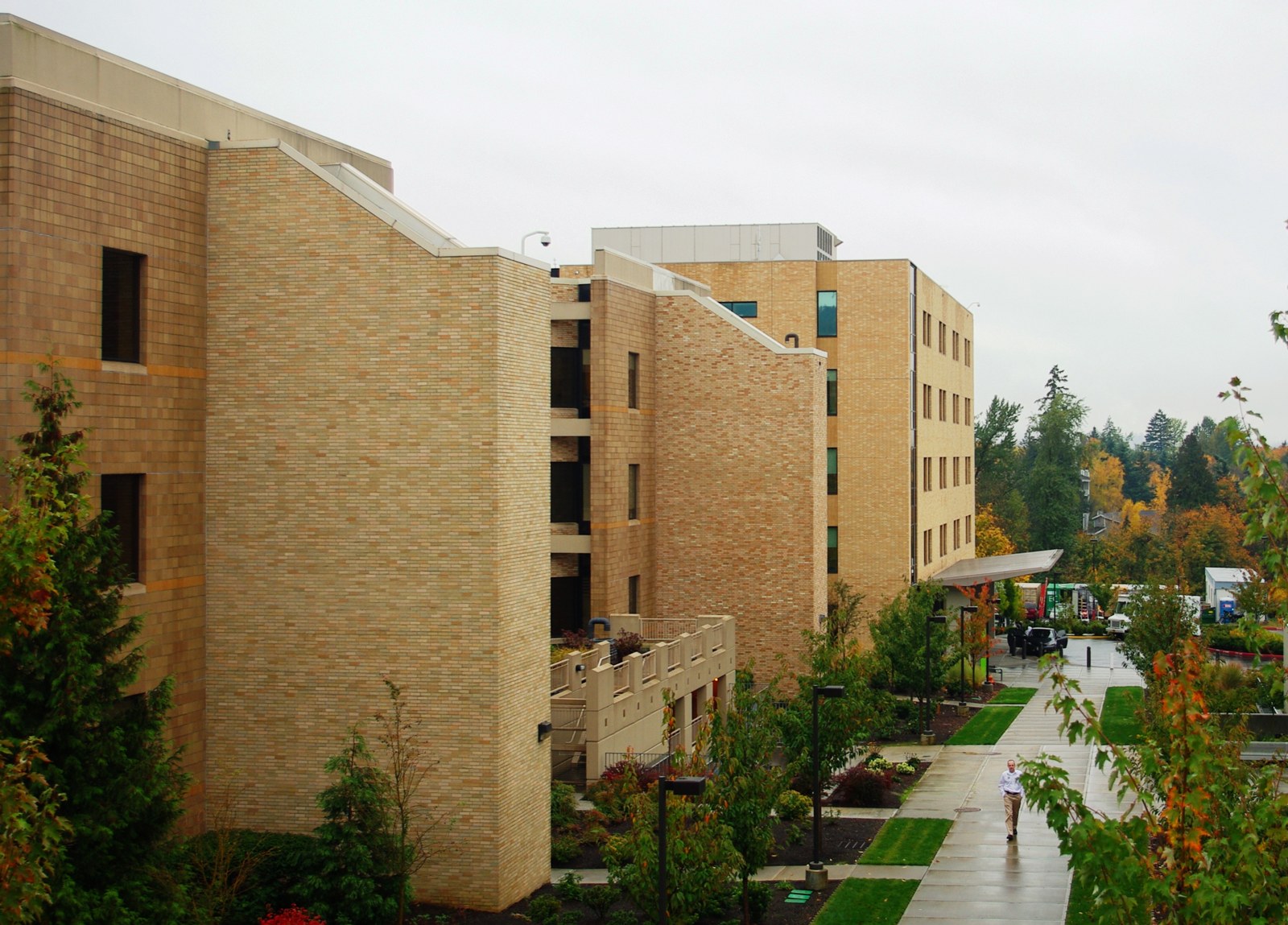Projects Kaiser Permanente Sunnyside Medical Center campus in Clackamas, Oregon