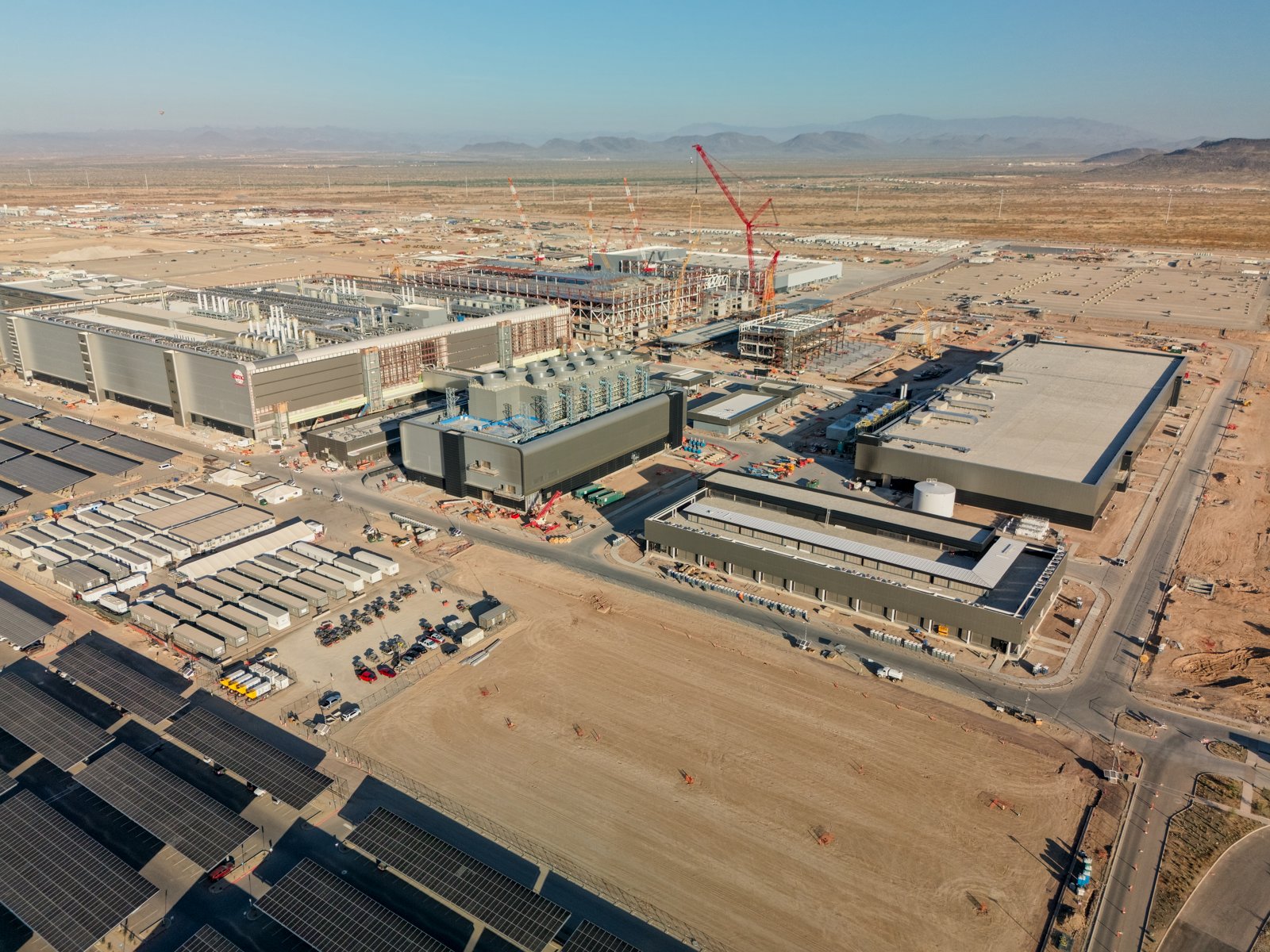 TSMC Fab 21 under construction in north Phoenix, Arizona
