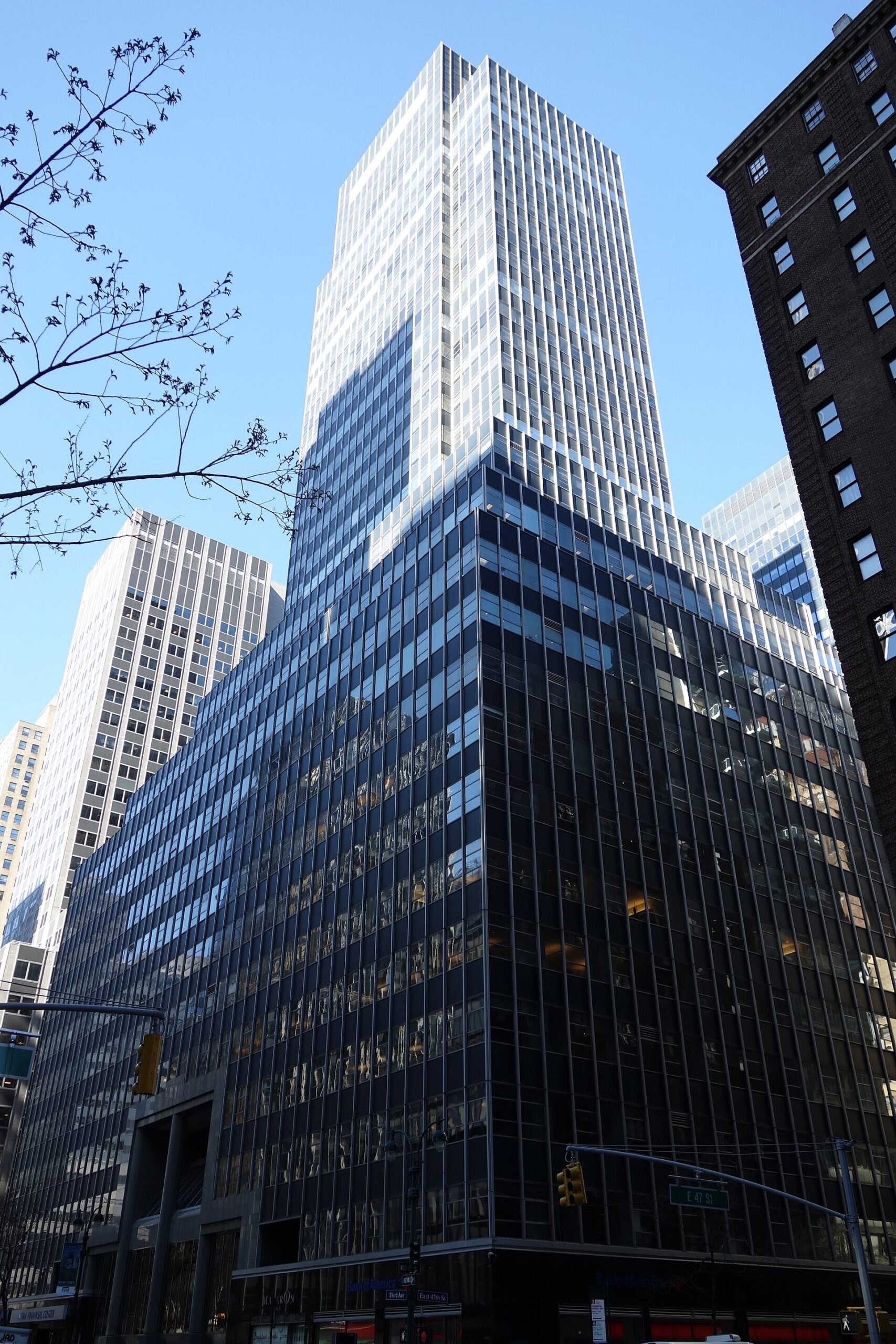 Projects The office tower at 750 Third Avenue in Midtown East, Manhattan