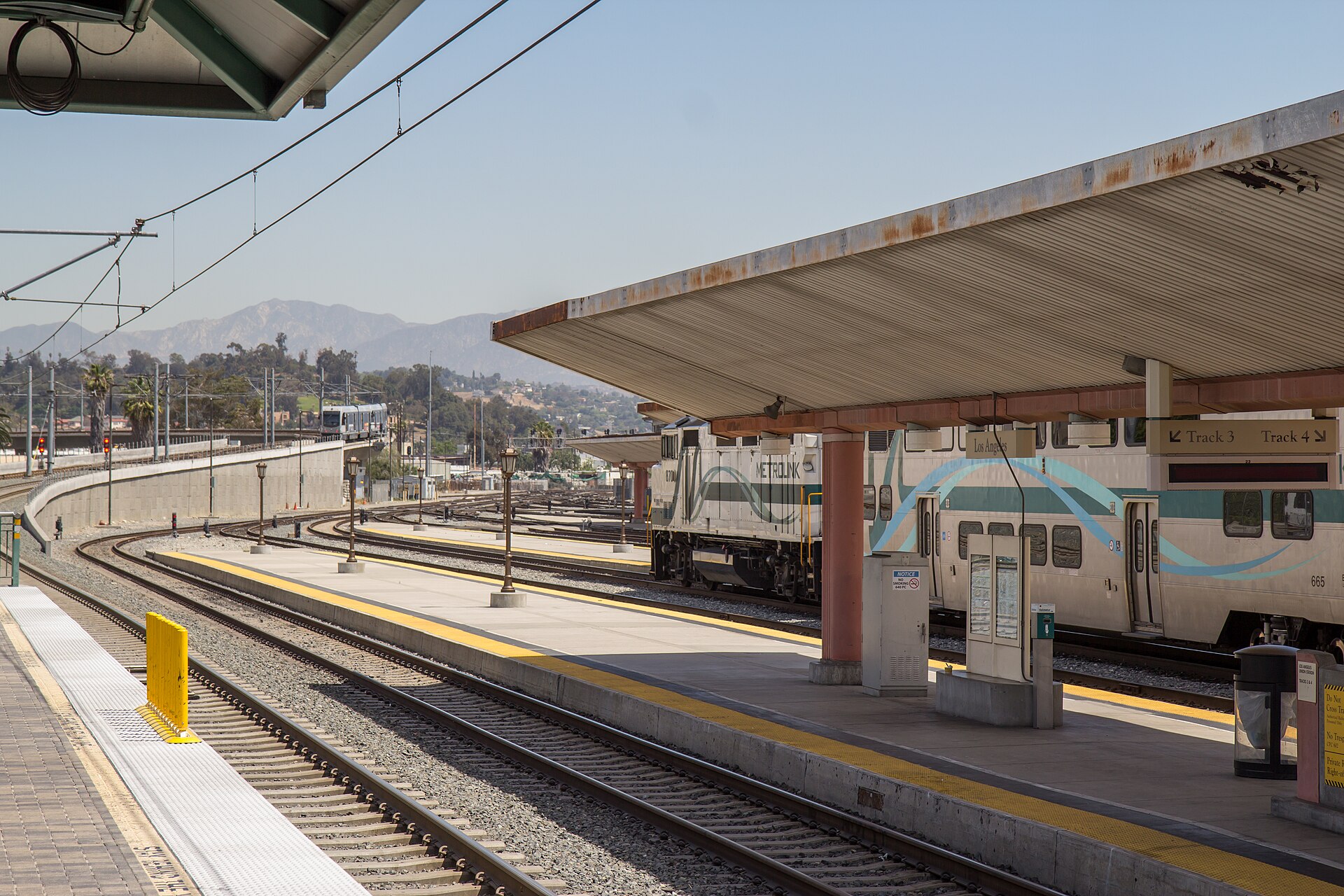 Platforms and tracks at Los Angeles Union Station under the canopy