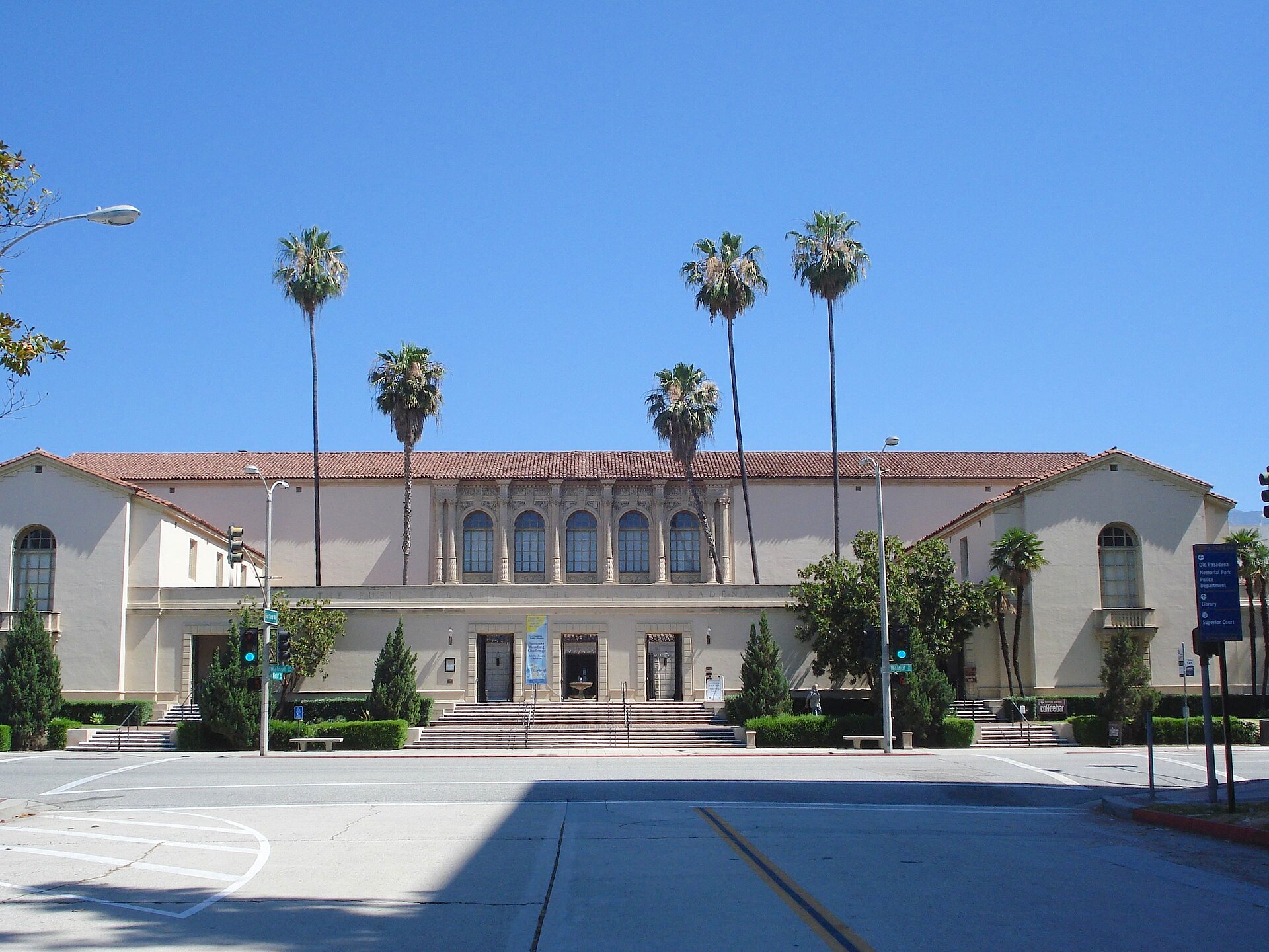 The 1927 Pasadena Central Library, a Spanish Colonial Revival building by Myron Hunt
