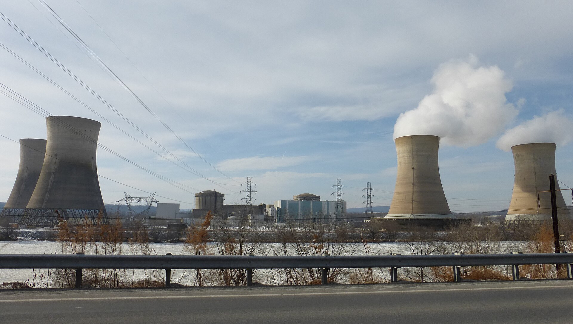 Cooling towers and containment structures at the Three Mile Island Nuclear Generating Station
