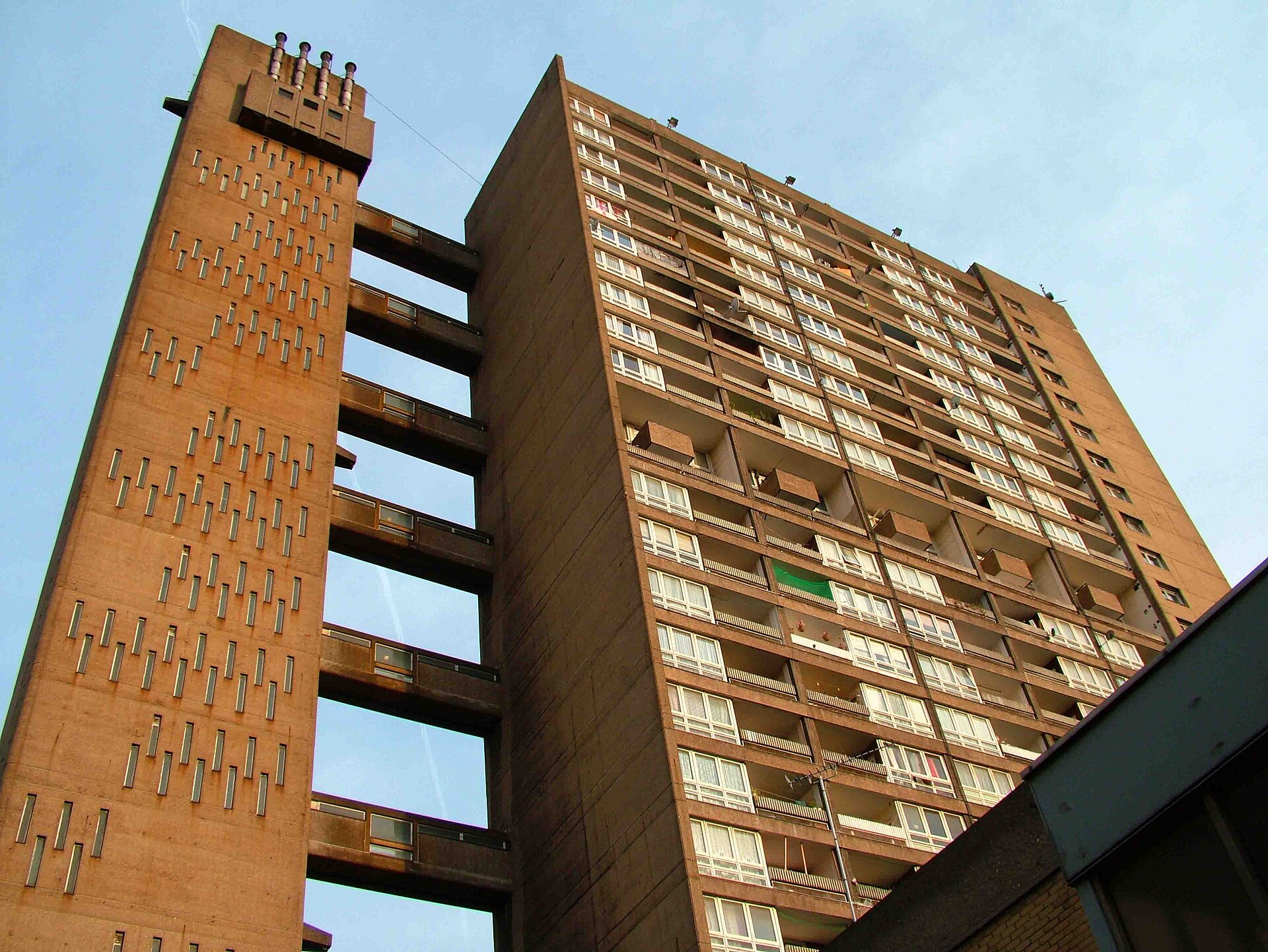 Balfron Tower in Poplar, east London, showing the slab block and its detached service tower