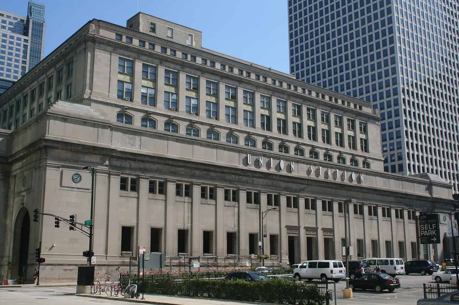 Chicago Union Station headhouse on South Canal Street