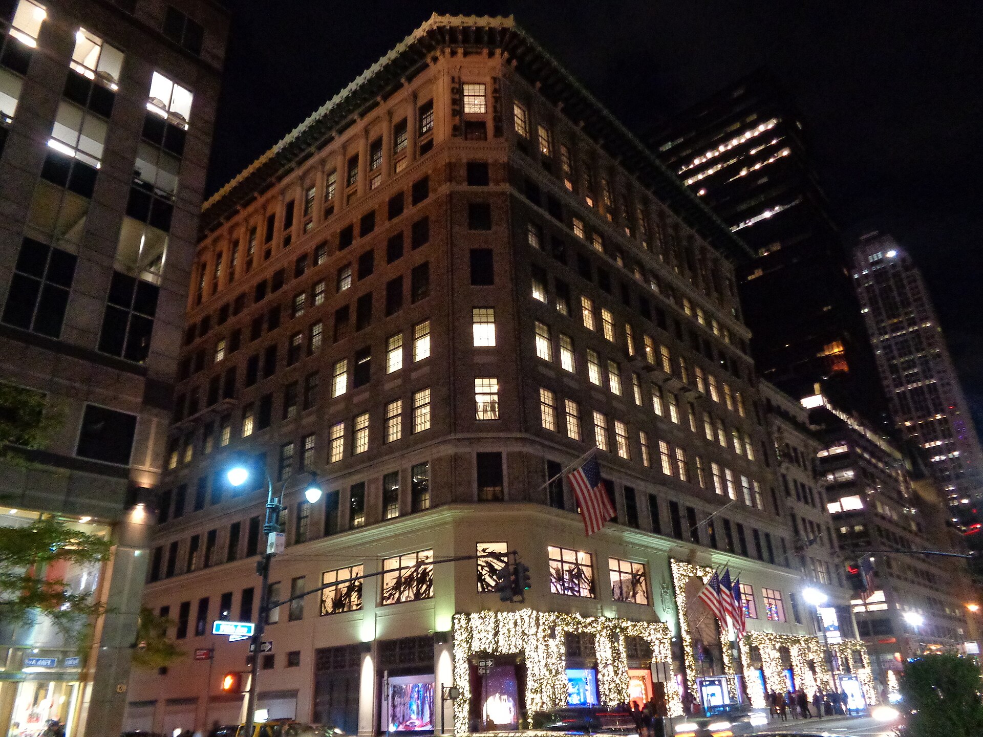 The Lord & Taylor Building at 424 Fifth Avenue and 38th Street in Manhattan