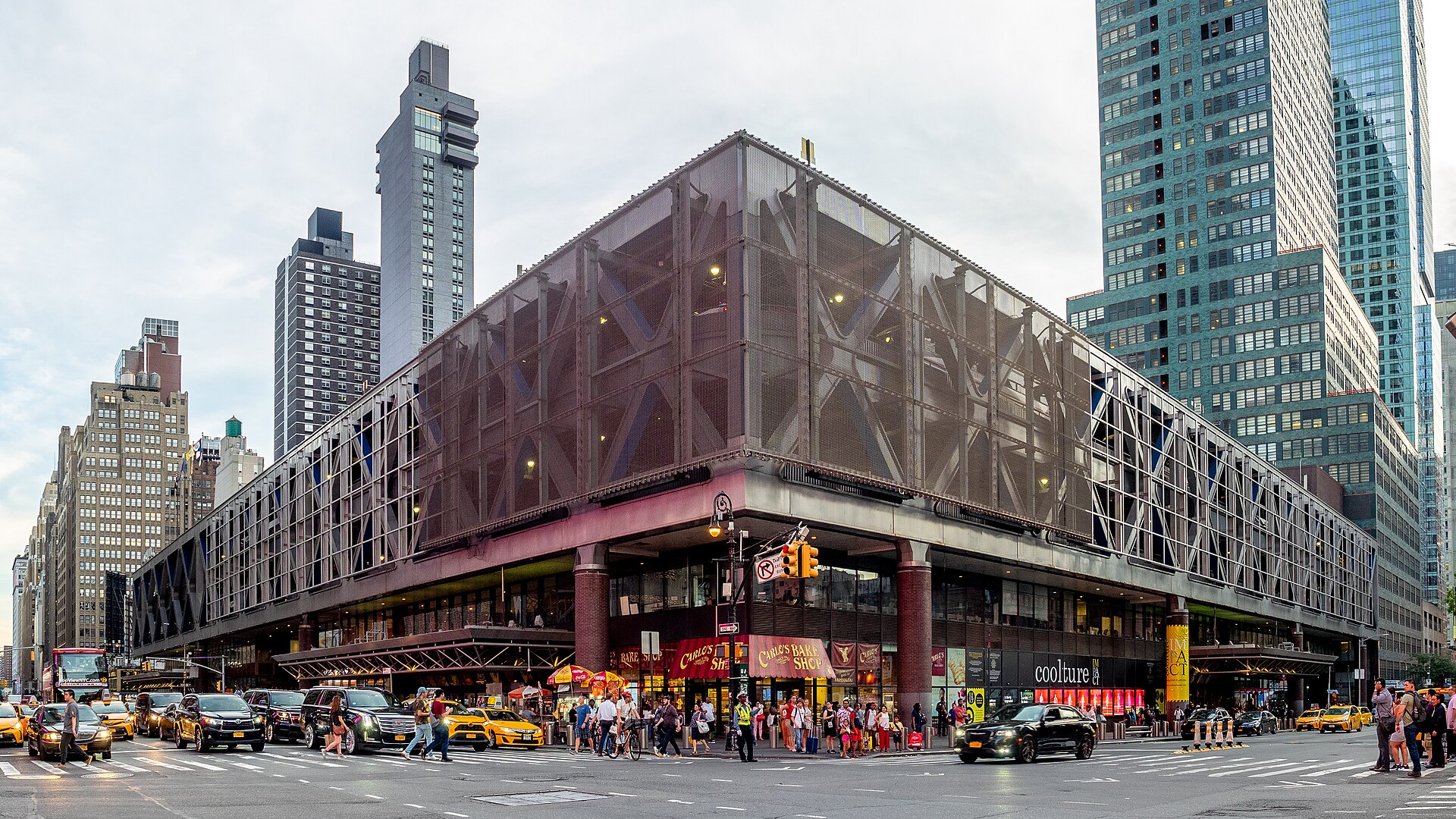 The existing Port Authority Bus Terminal on Eighth Avenue in Midtown Manhattan, which the new terminal will replace
