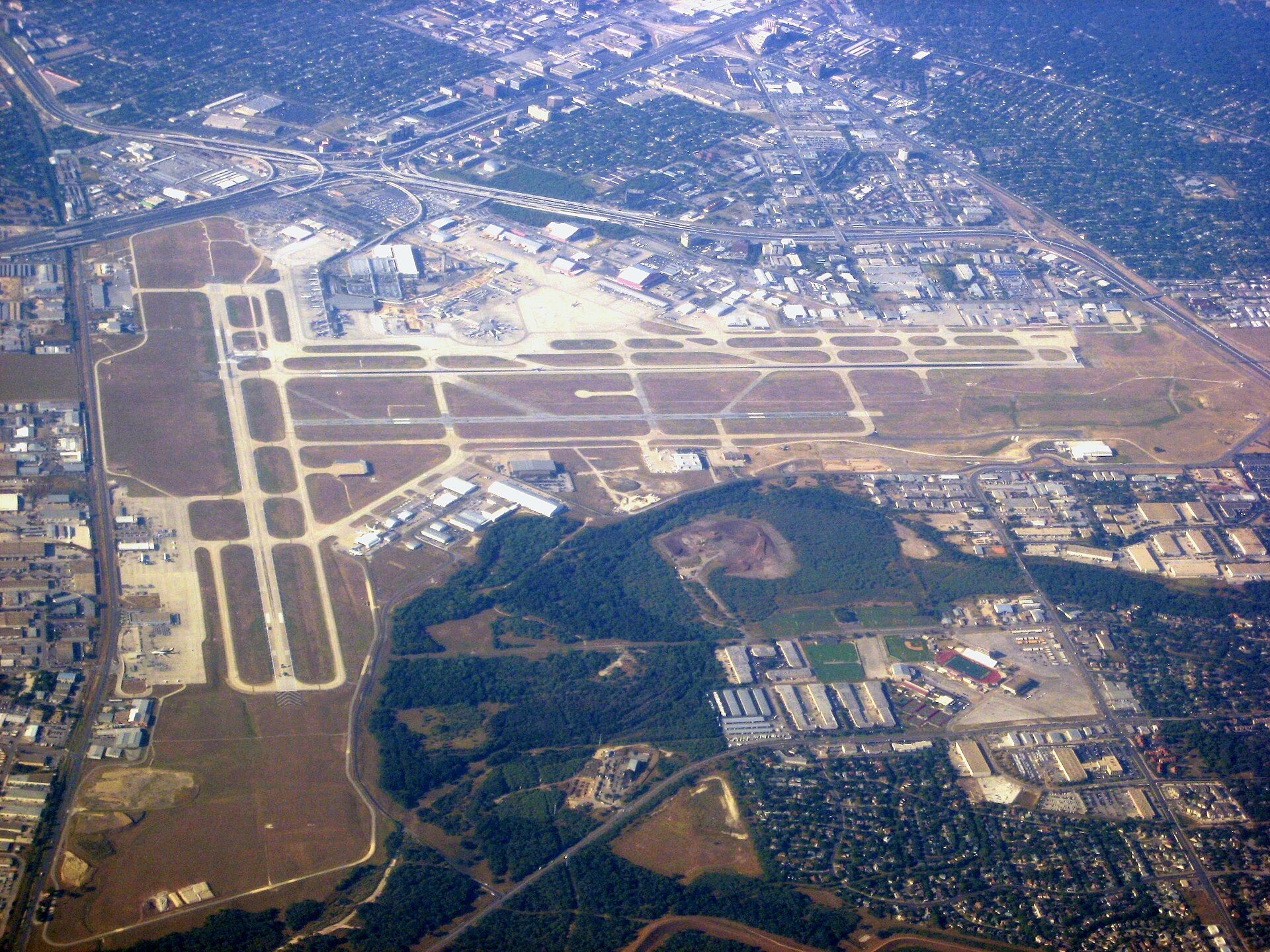 Aerial view of San Antonio International Airport, 2009